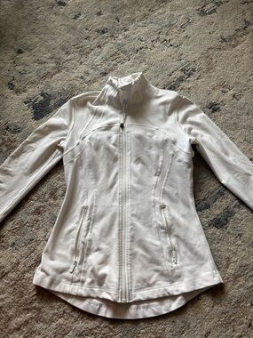 Lululemon Women’s White Full-Zip Define Jacket size 6